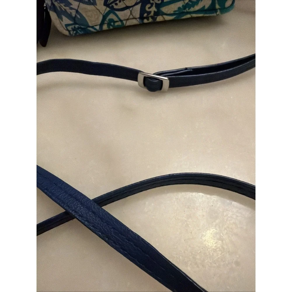 Vera Bradley All in One Zip Wallet Crossbody "Santiago" Retired Pattern 2017 - Picture 11 of 16